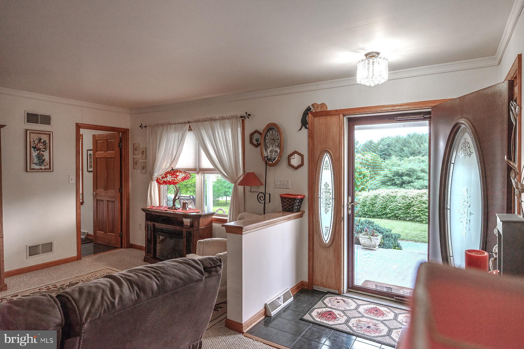 8017 Lake Dr