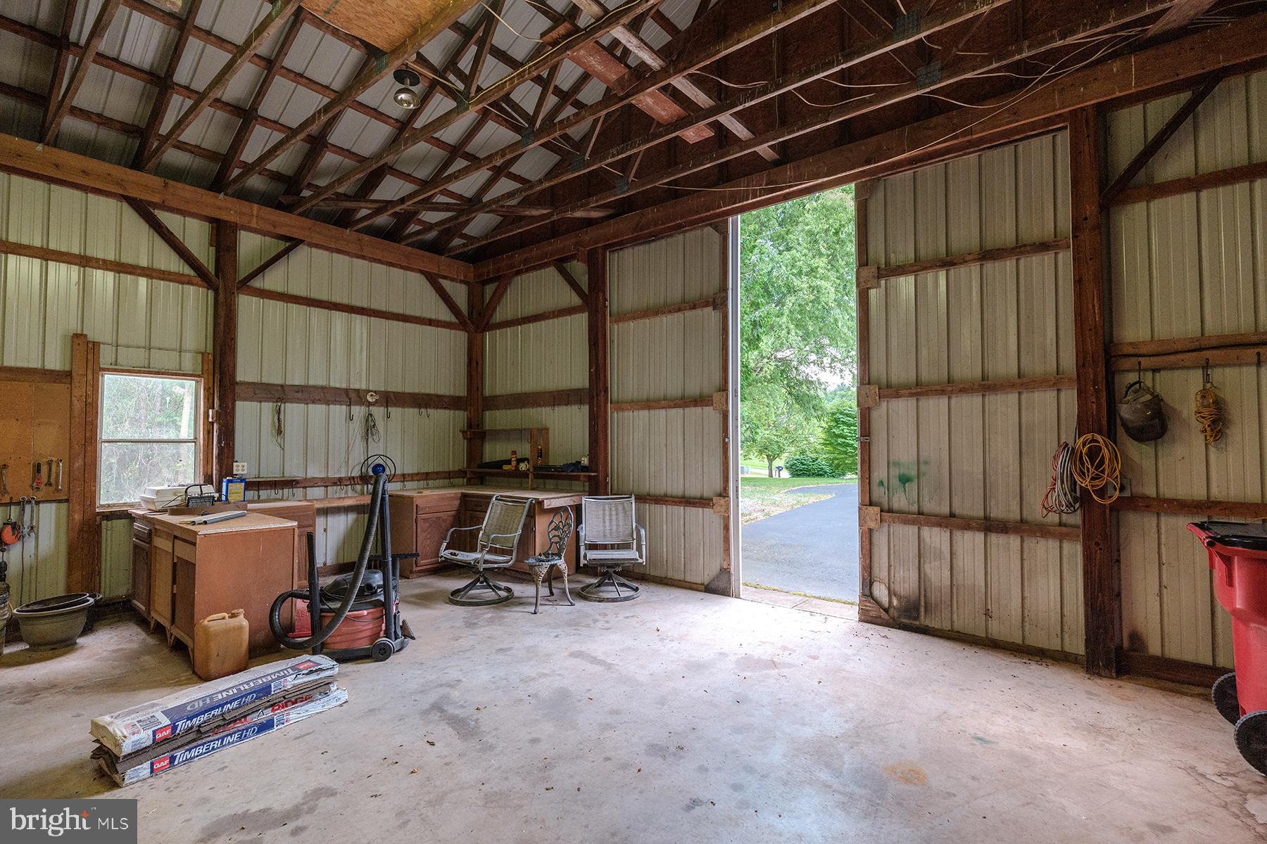 8017 Lake Dr