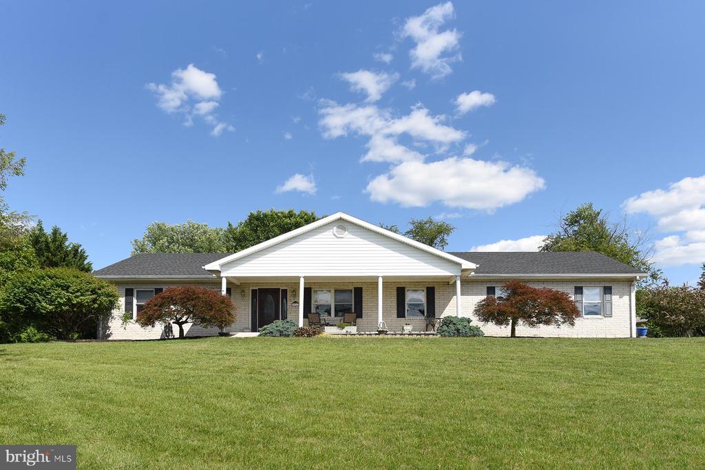 8017 Lake Dr