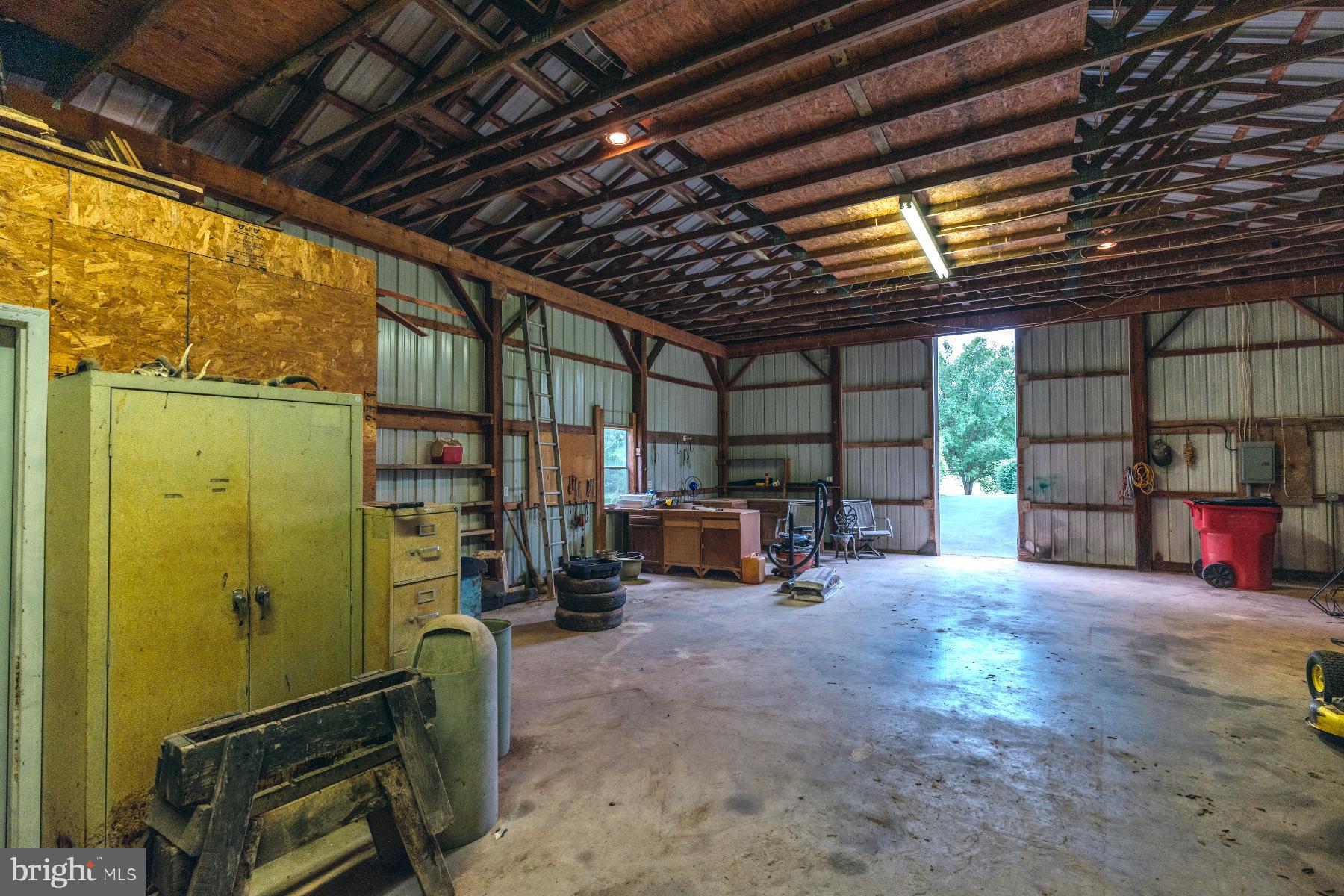 8017 Lake Dr