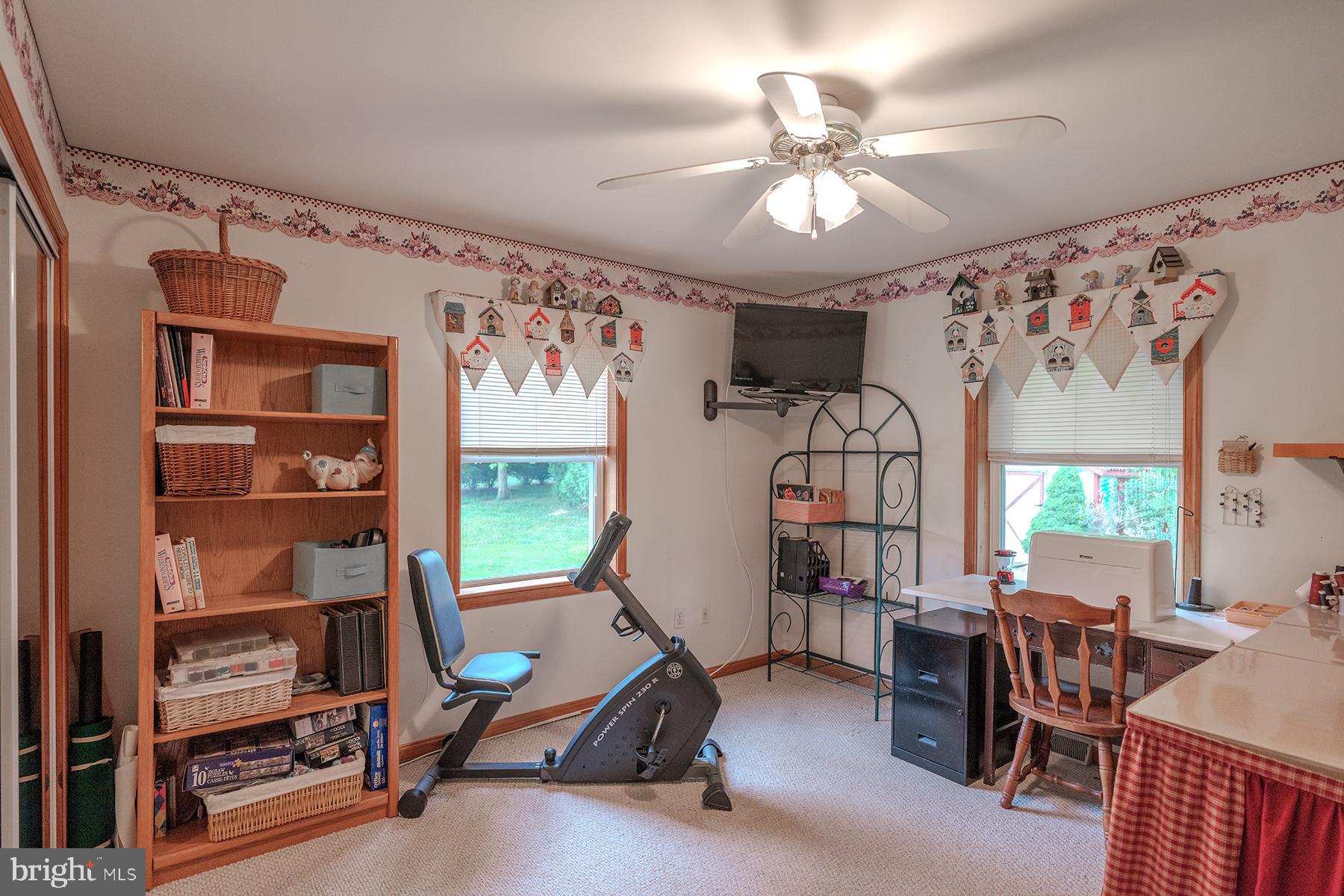 8017 Lake Dr