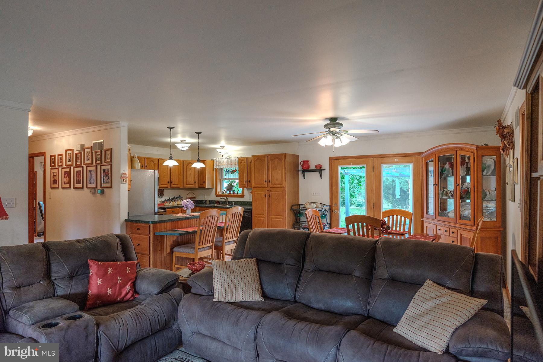 8017 Lake Dr