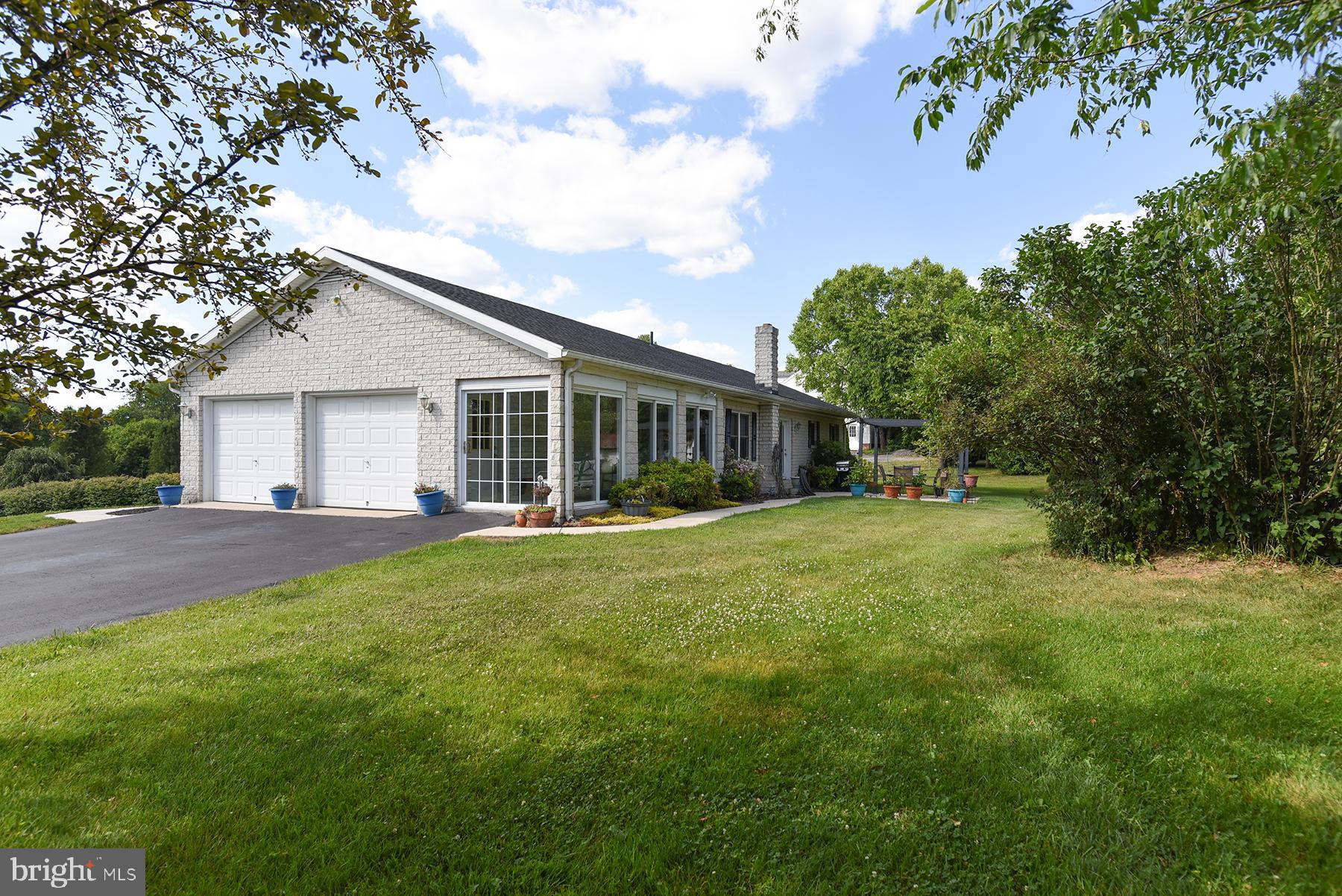 8017 Lake Dr