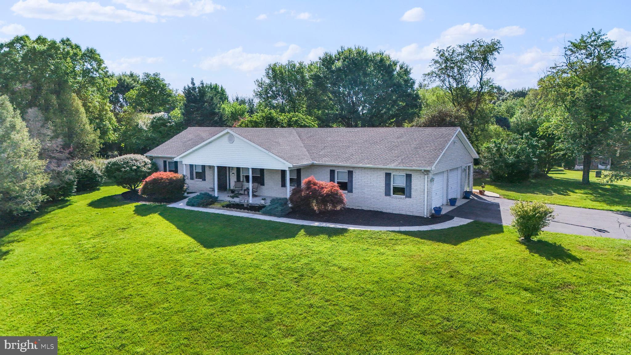 8017 Lake Dr