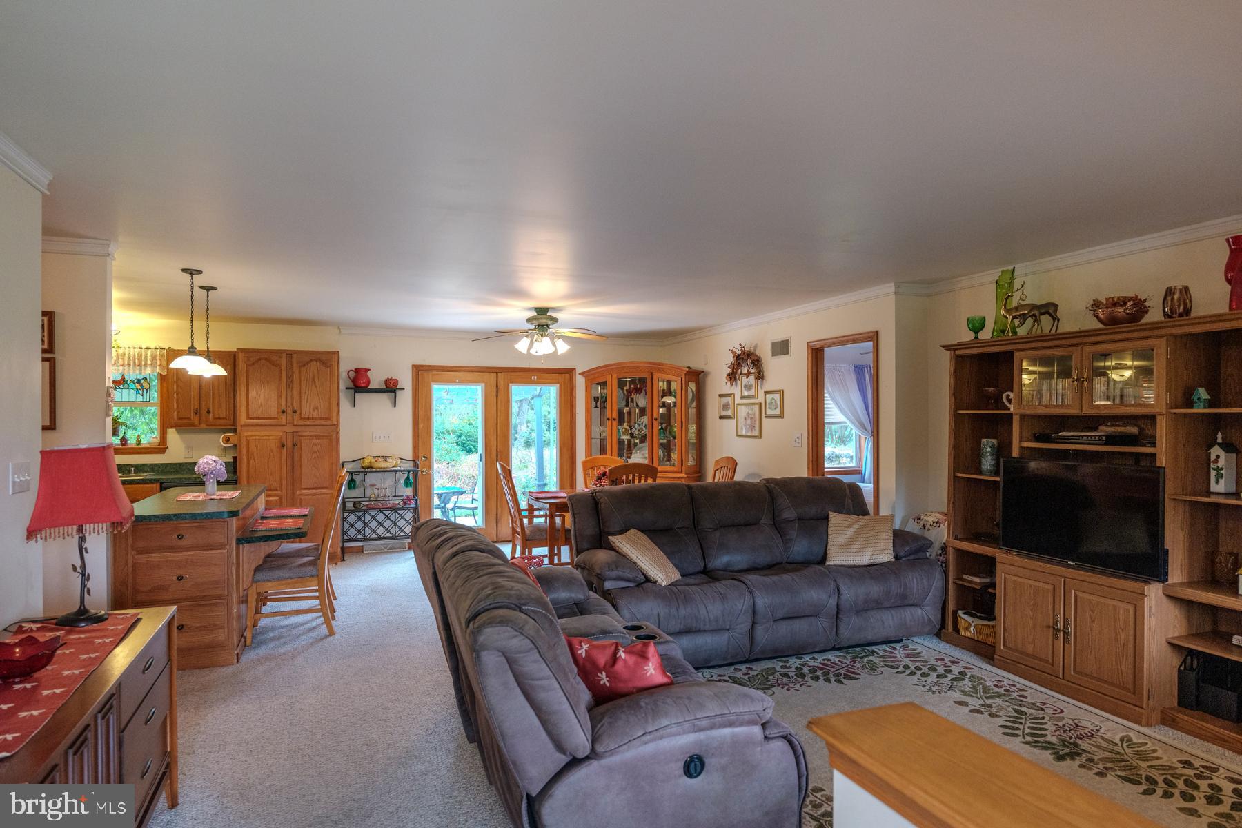 8017 Lake Dr
