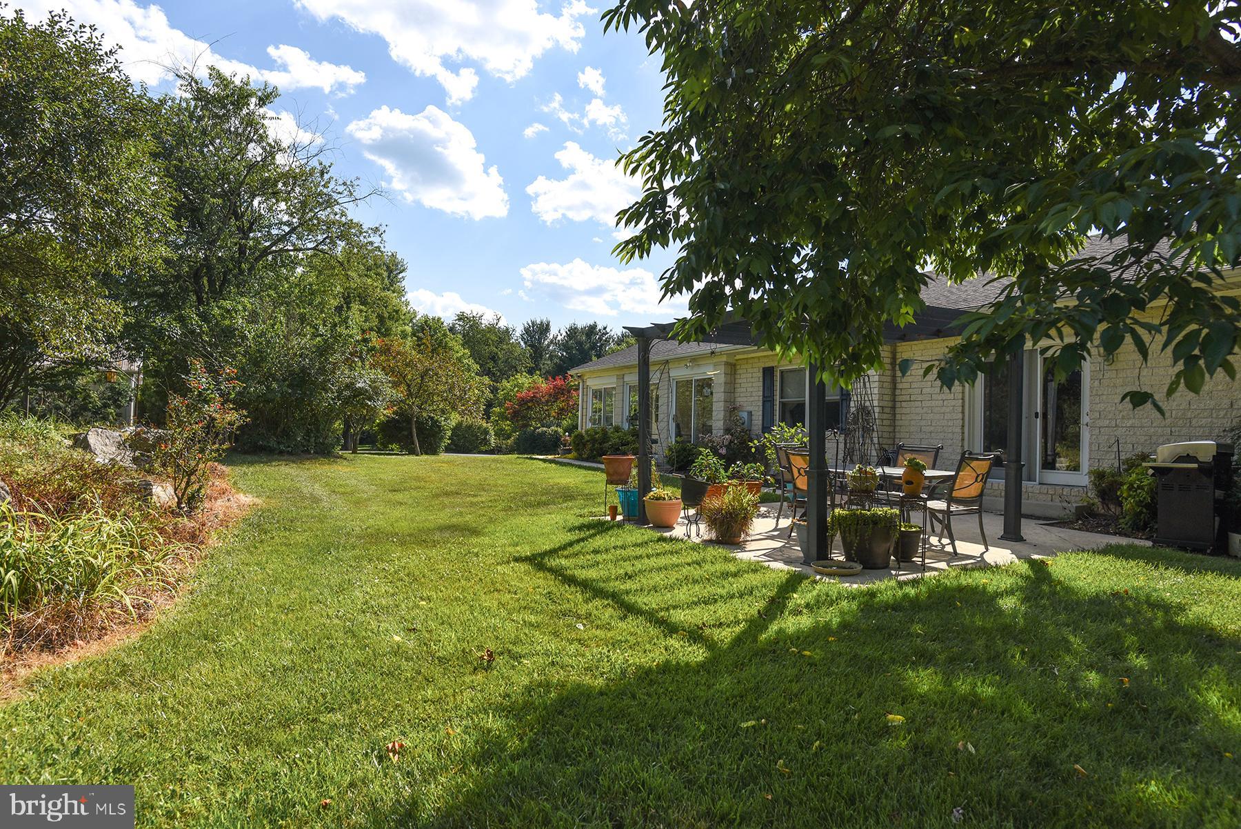 8017 Lake Dr