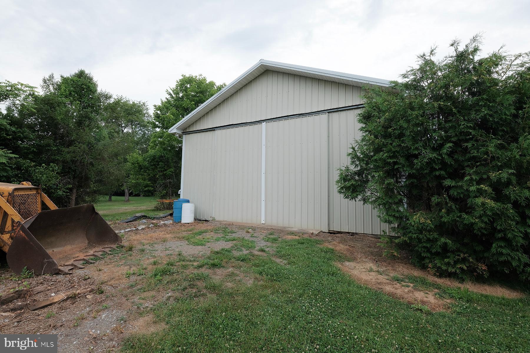 8017 Lake Dr