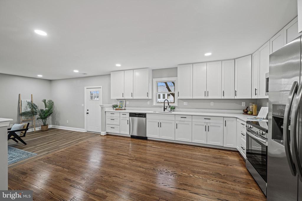 833 NOLAND DRIVE