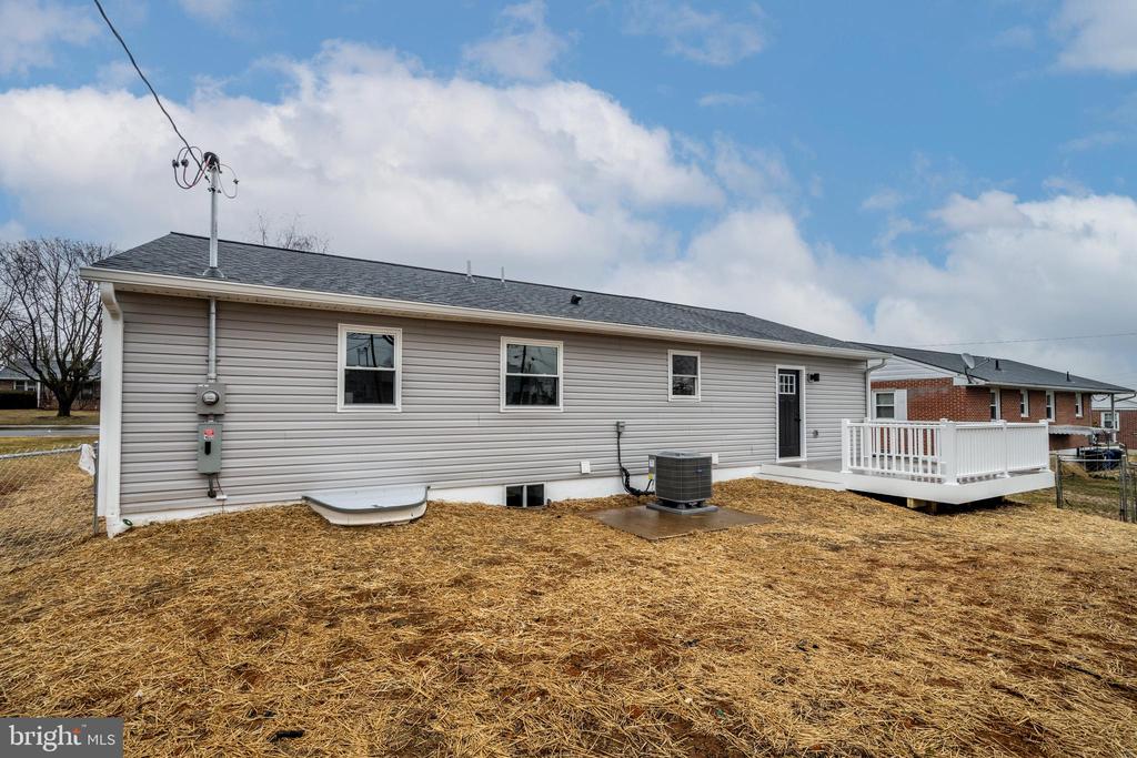 833 NOLAND DRIVE
