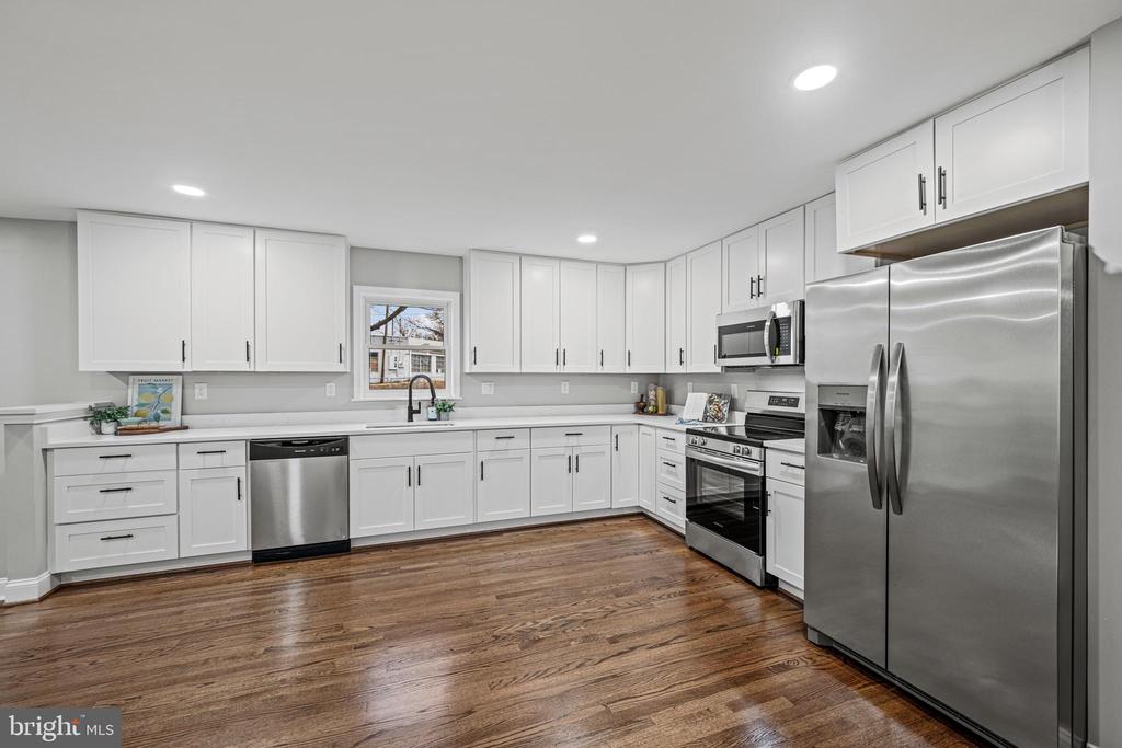 833 NOLAND DRIVE