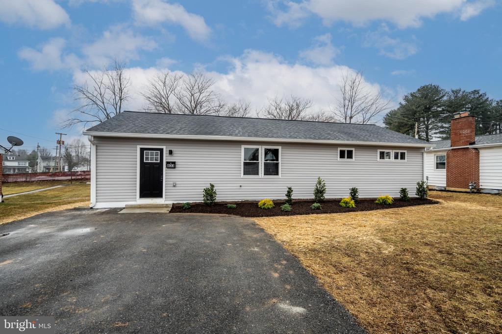 833 NOLAND DRIVE