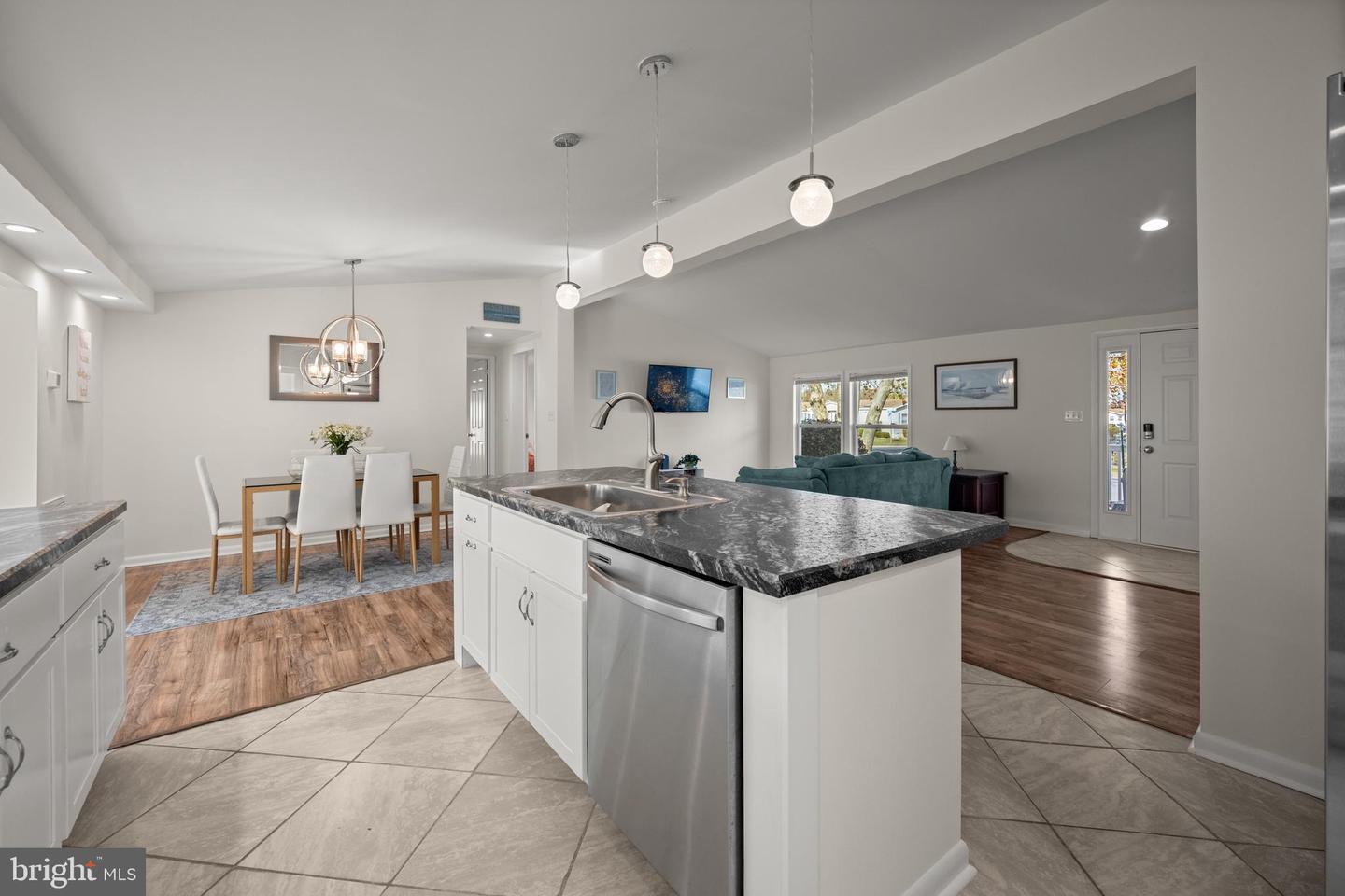 6 Ensign Dr