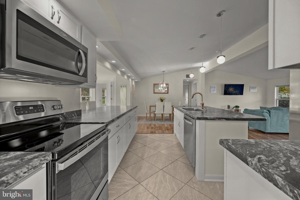 6 Ensign Dr