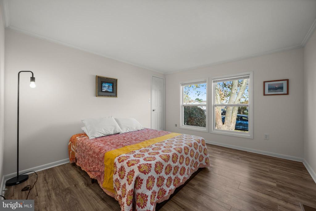 6 Ensign Dr