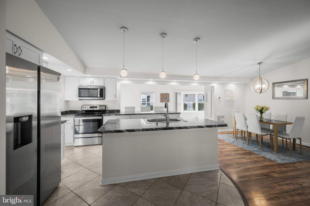6 Ensign Dr
