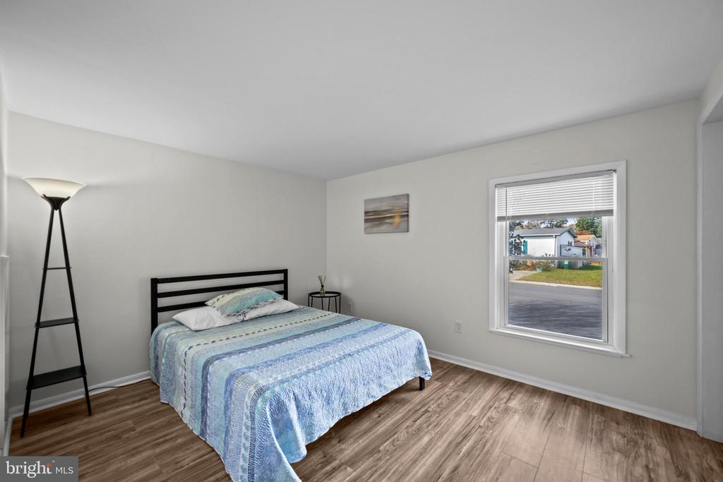 6 Ensign Dr