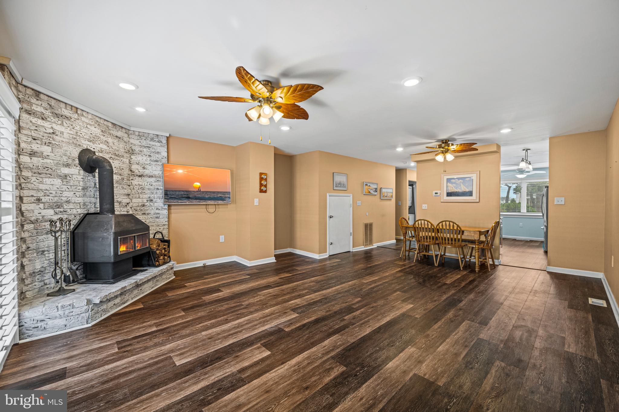 11611 WINDWARD DRIVE E