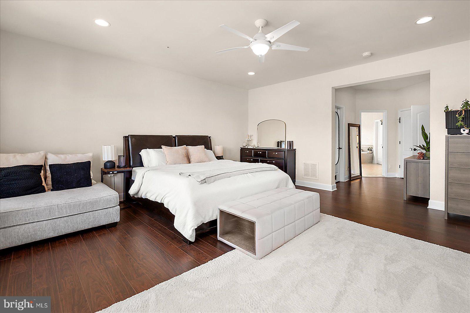 10214 RUFFIAN LANE