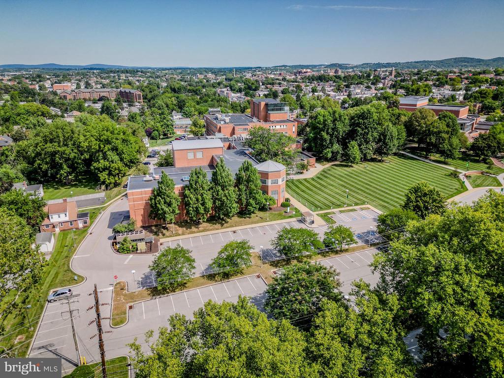 472 COUNTRY CLUB ROAD