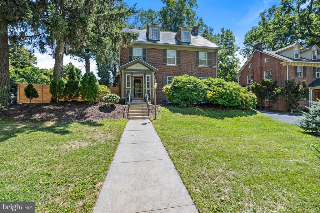472 COUNTRY CLUB ROAD