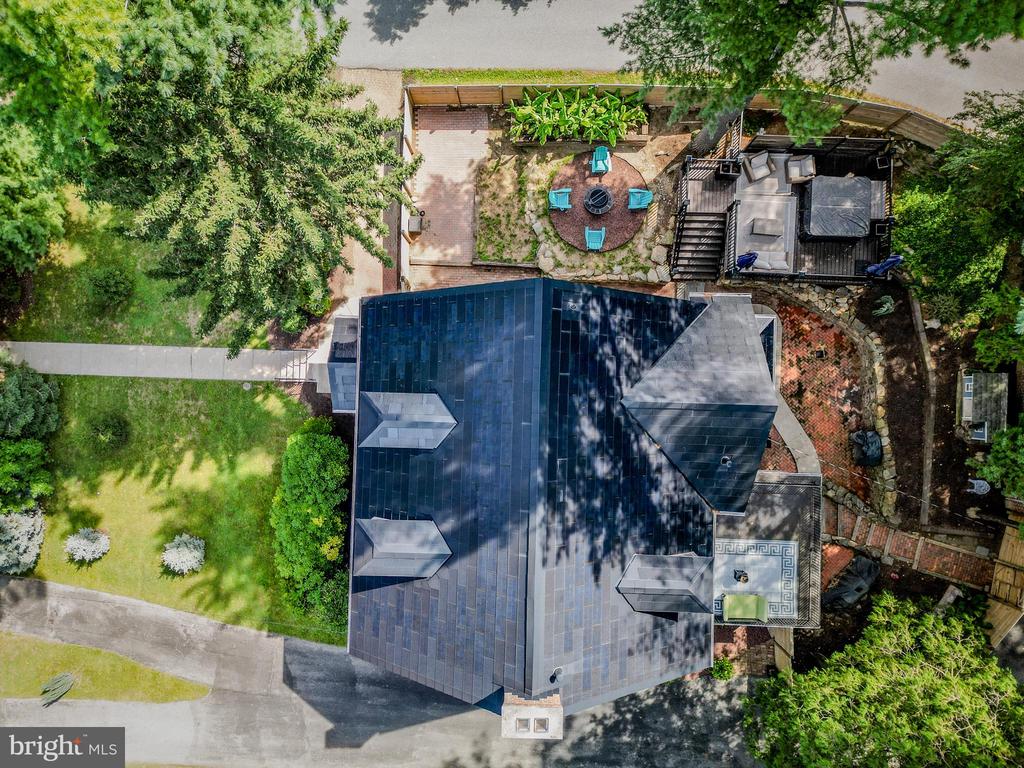 472 COUNTRY CLUB ROAD