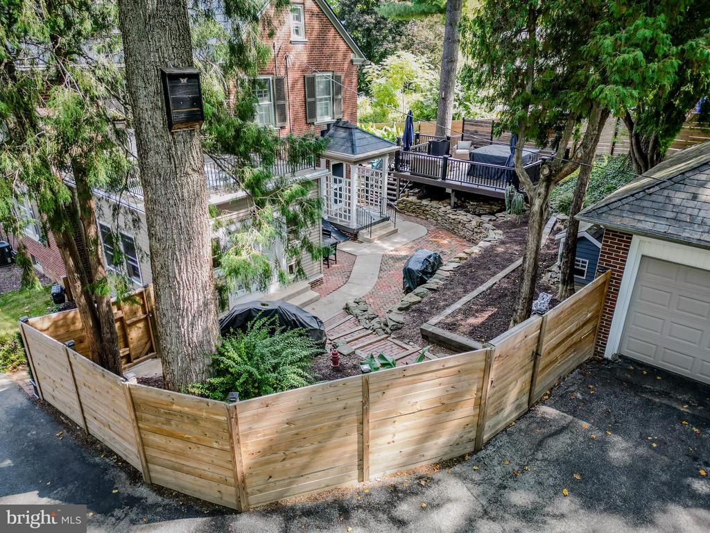 472 COUNTRY CLUB ROAD