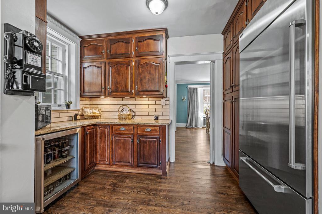 472 COUNTRY CLUB ROAD