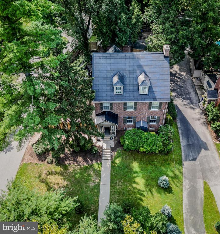 472 COUNTRY CLUB ROAD