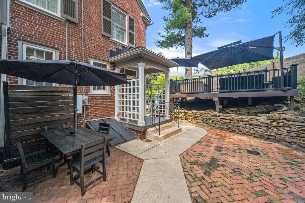 472 COUNTRY CLUB ROAD