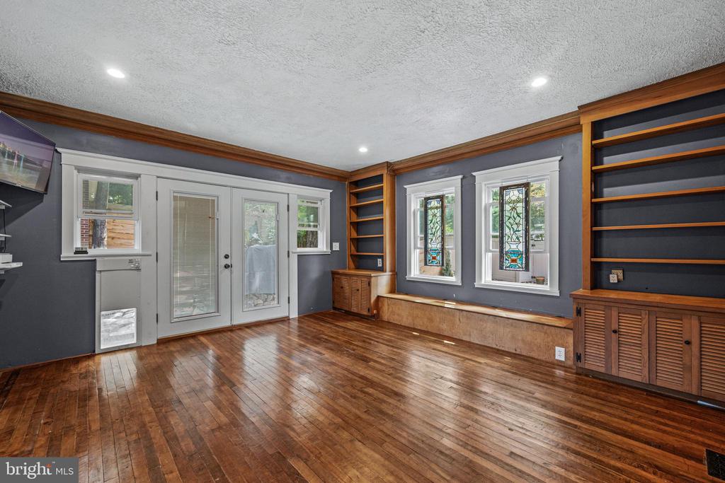 472 COUNTRY CLUB ROAD