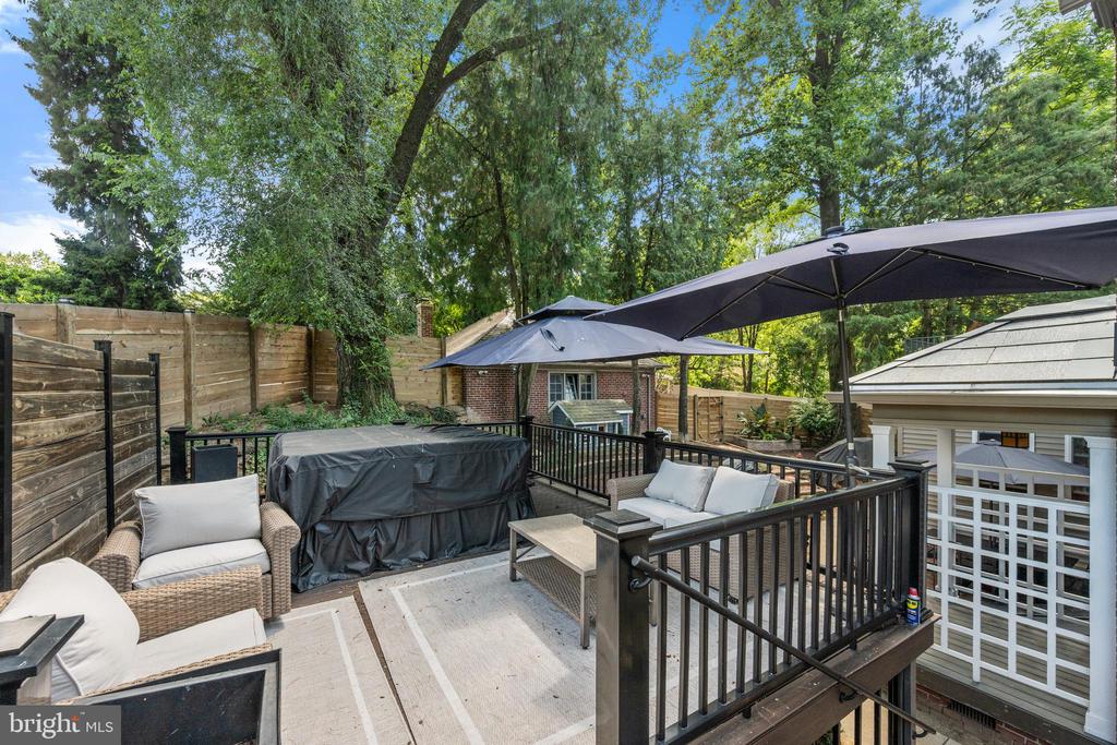 472 COUNTRY CLUB ROAD