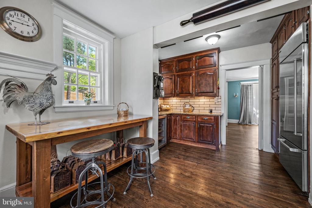472 COUNTRY CLUB ROAD