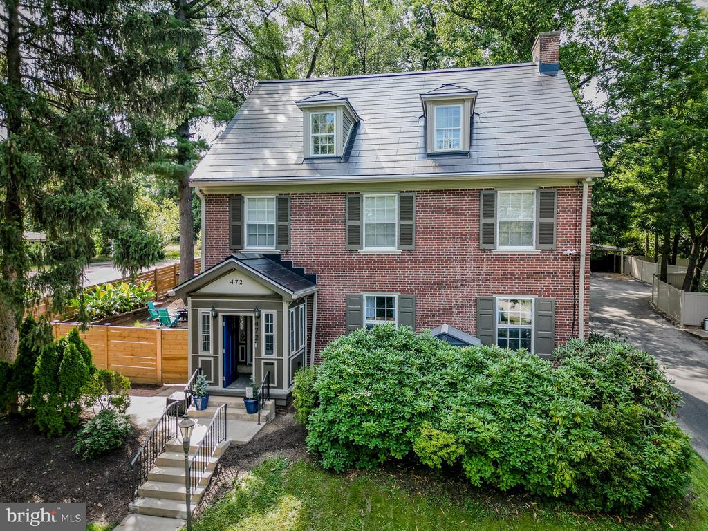 472 COUNTRY CLUB ROAD
