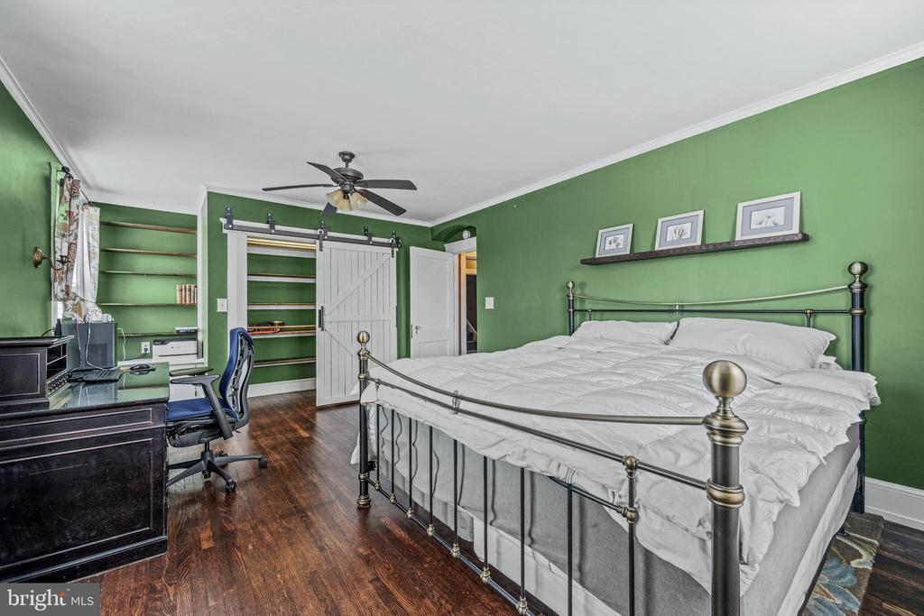 472 COUNTRY CLUB ROAD