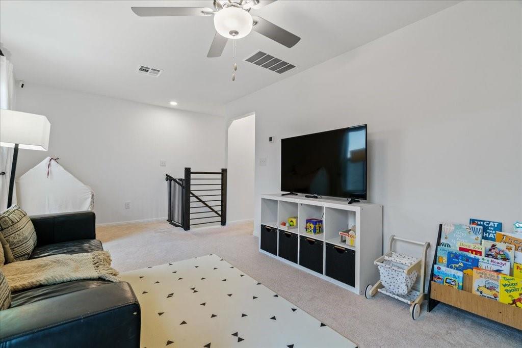 376 Papaya DR
