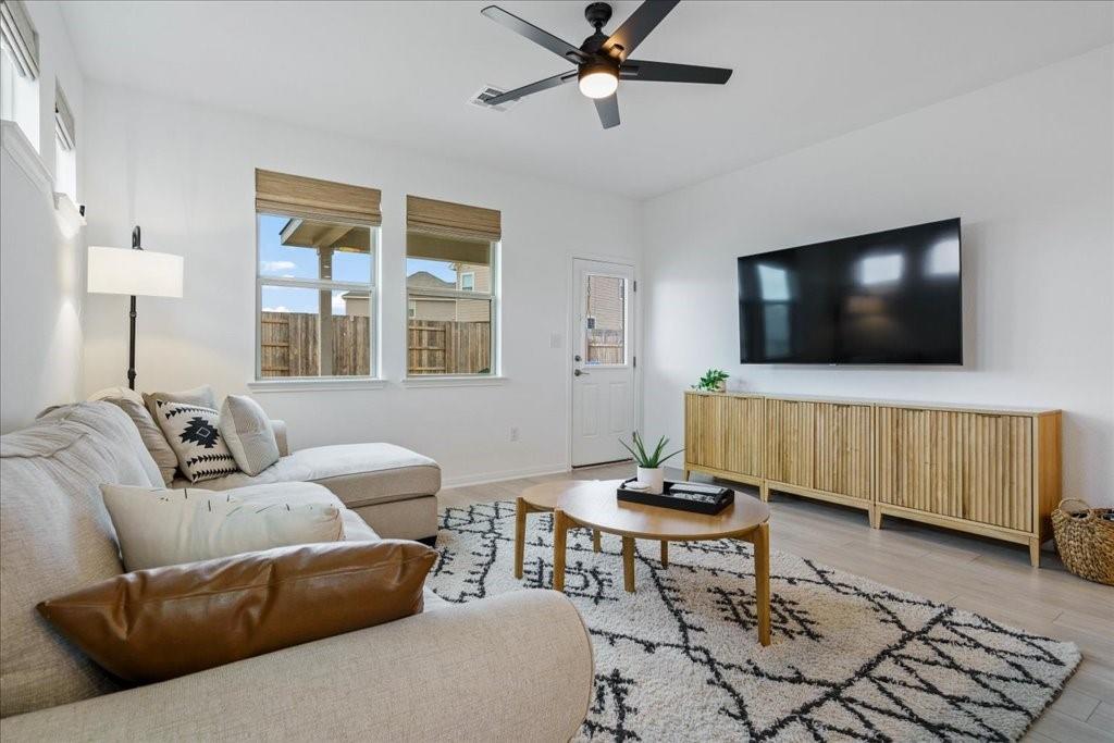 376 Papaya DR