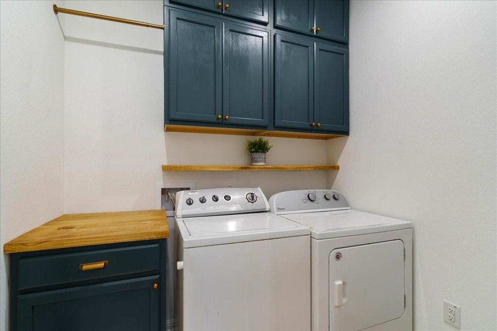 376 Papaya DR