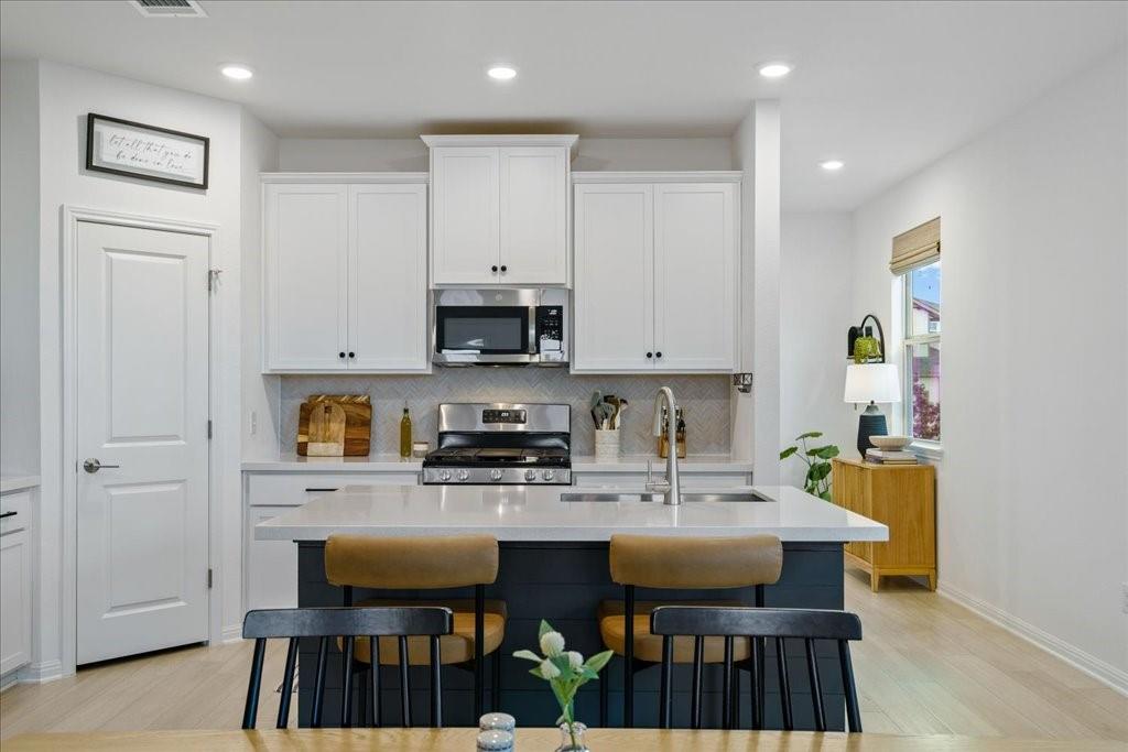 376 Papaya DR