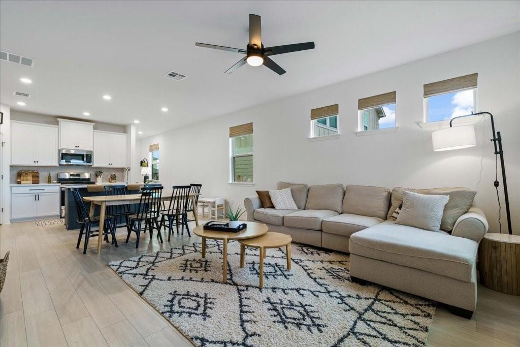 376 Papaya DR