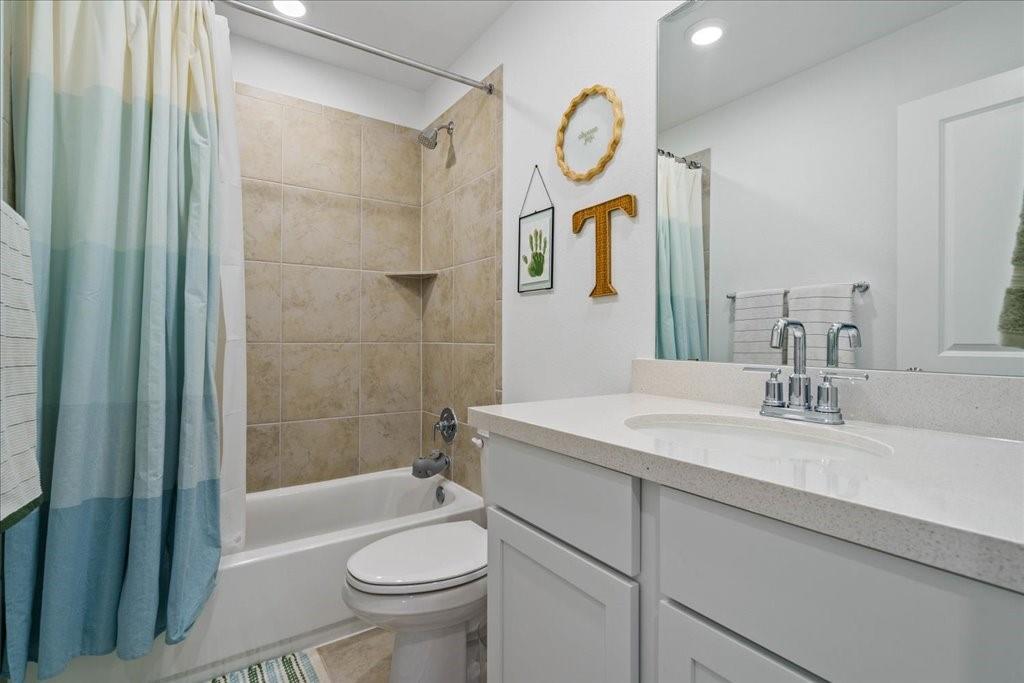 376 Papaya DR