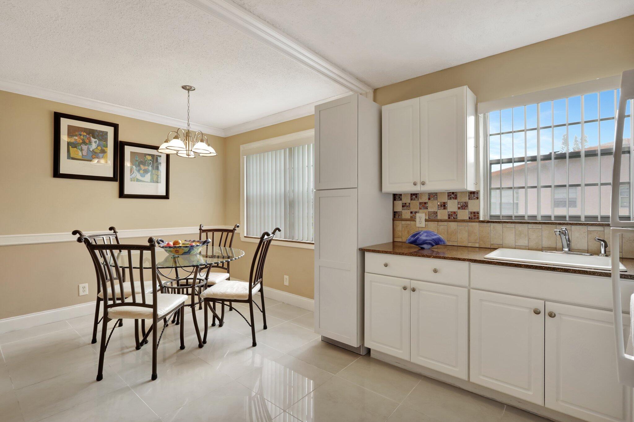 222 Kent M