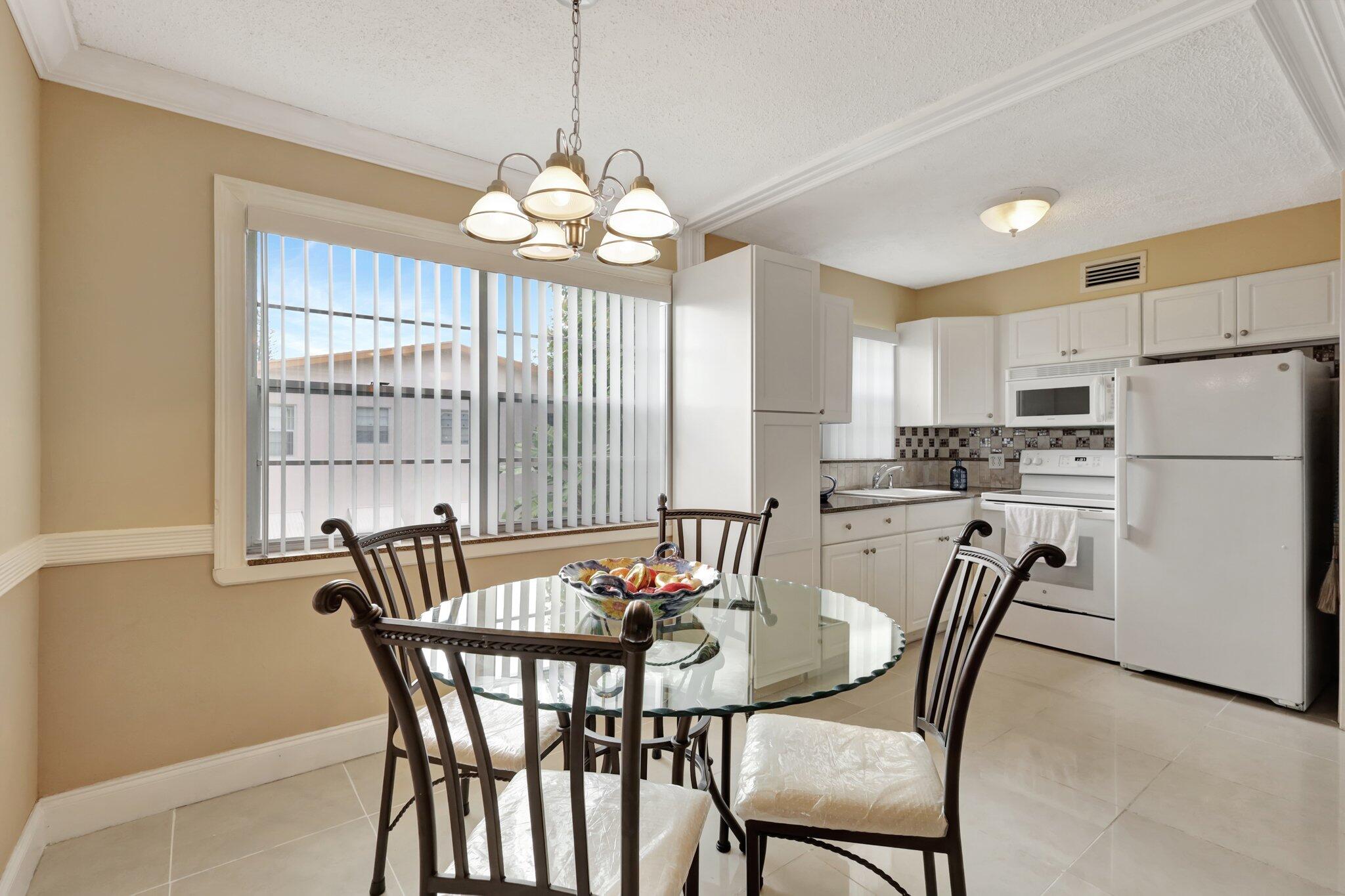 222 Kent M