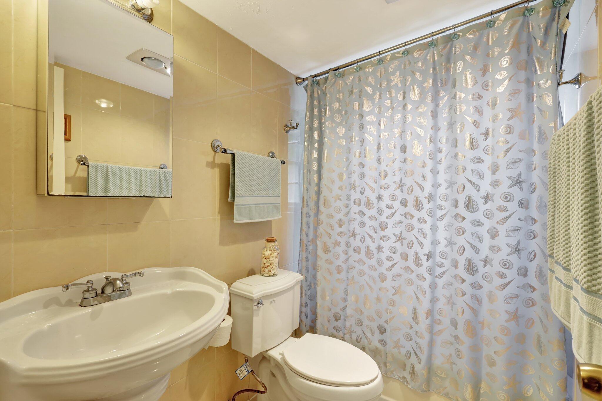 222 Kent M