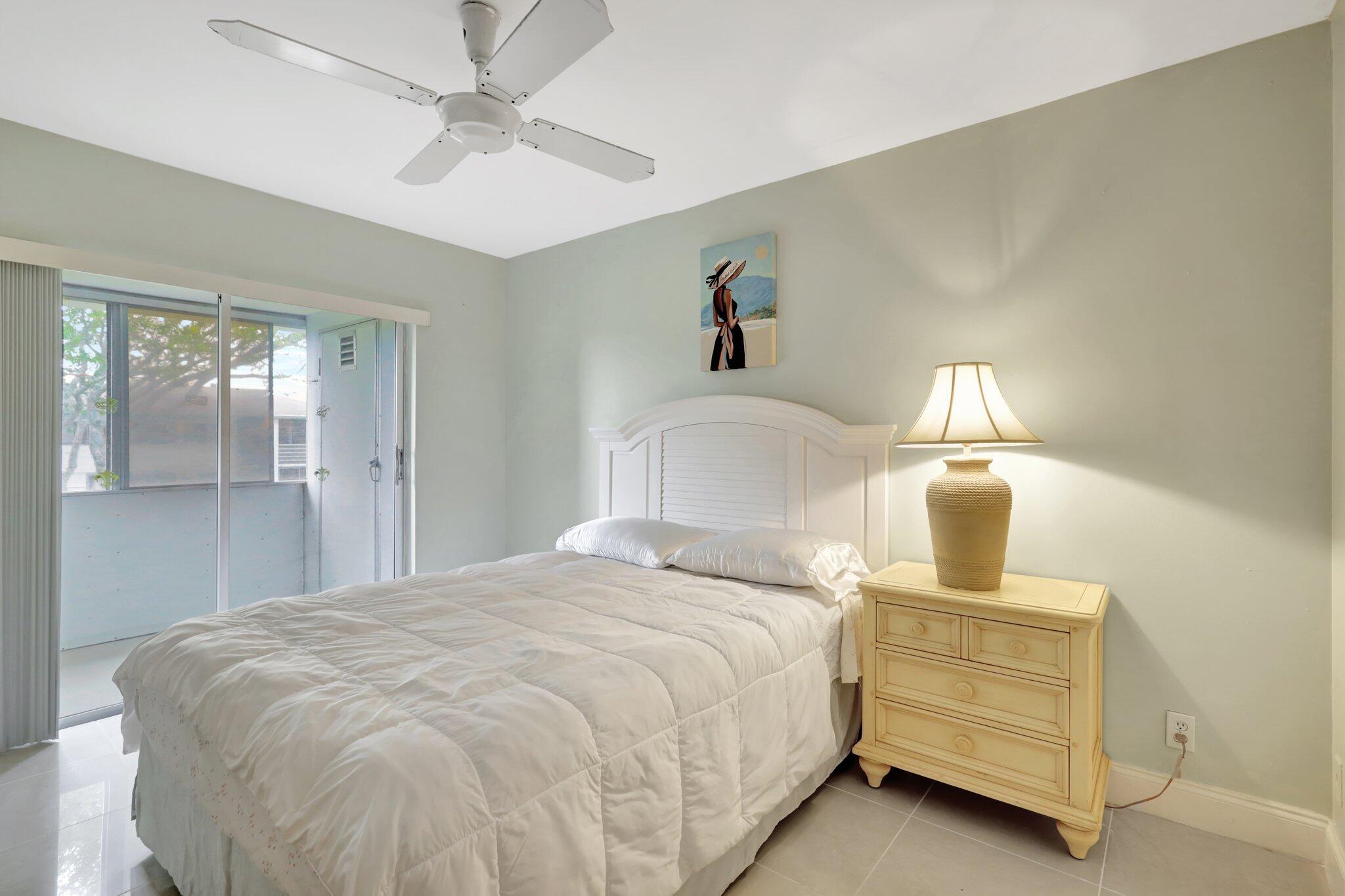 222 Kent M