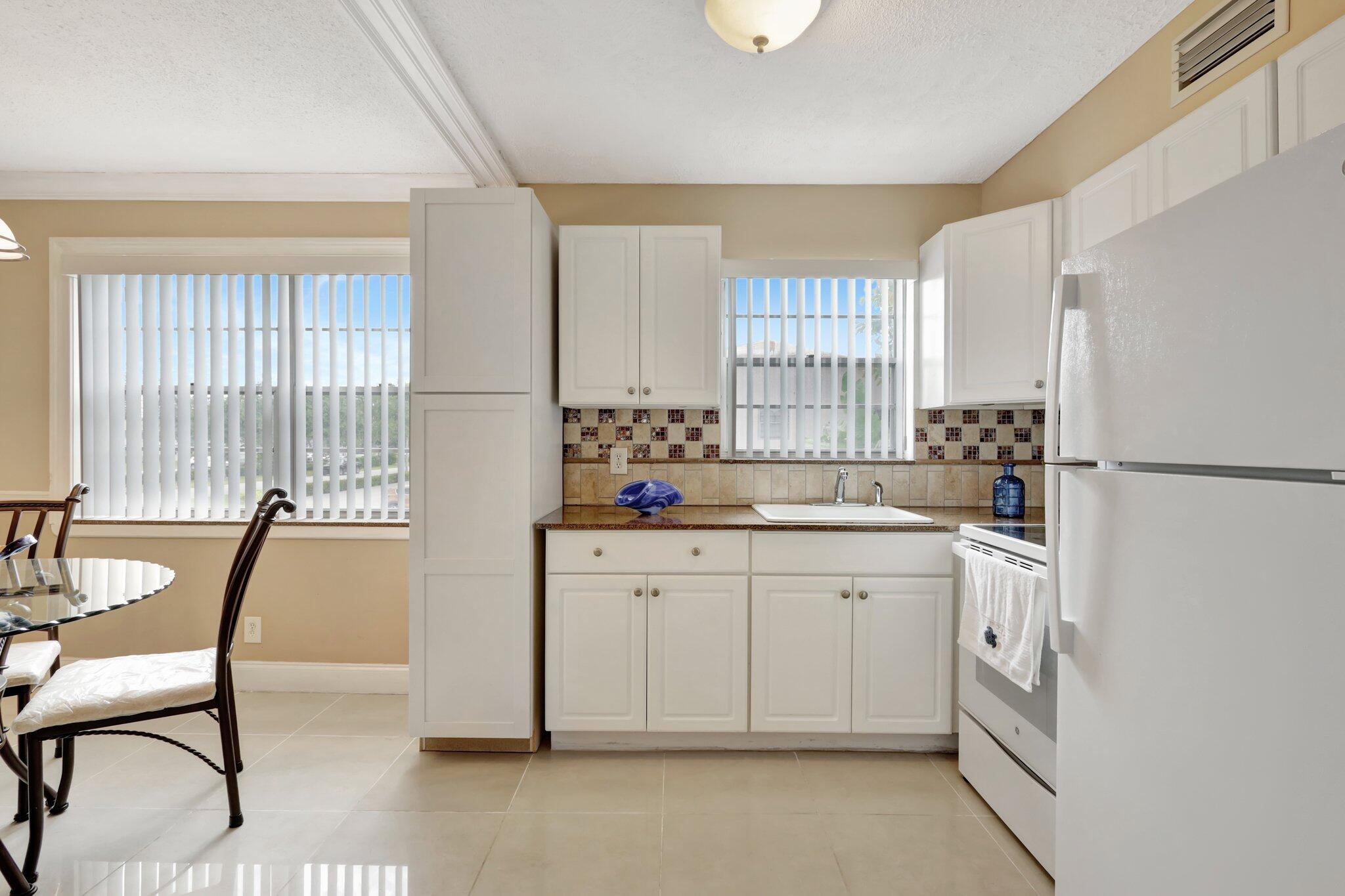 222 Kent M
