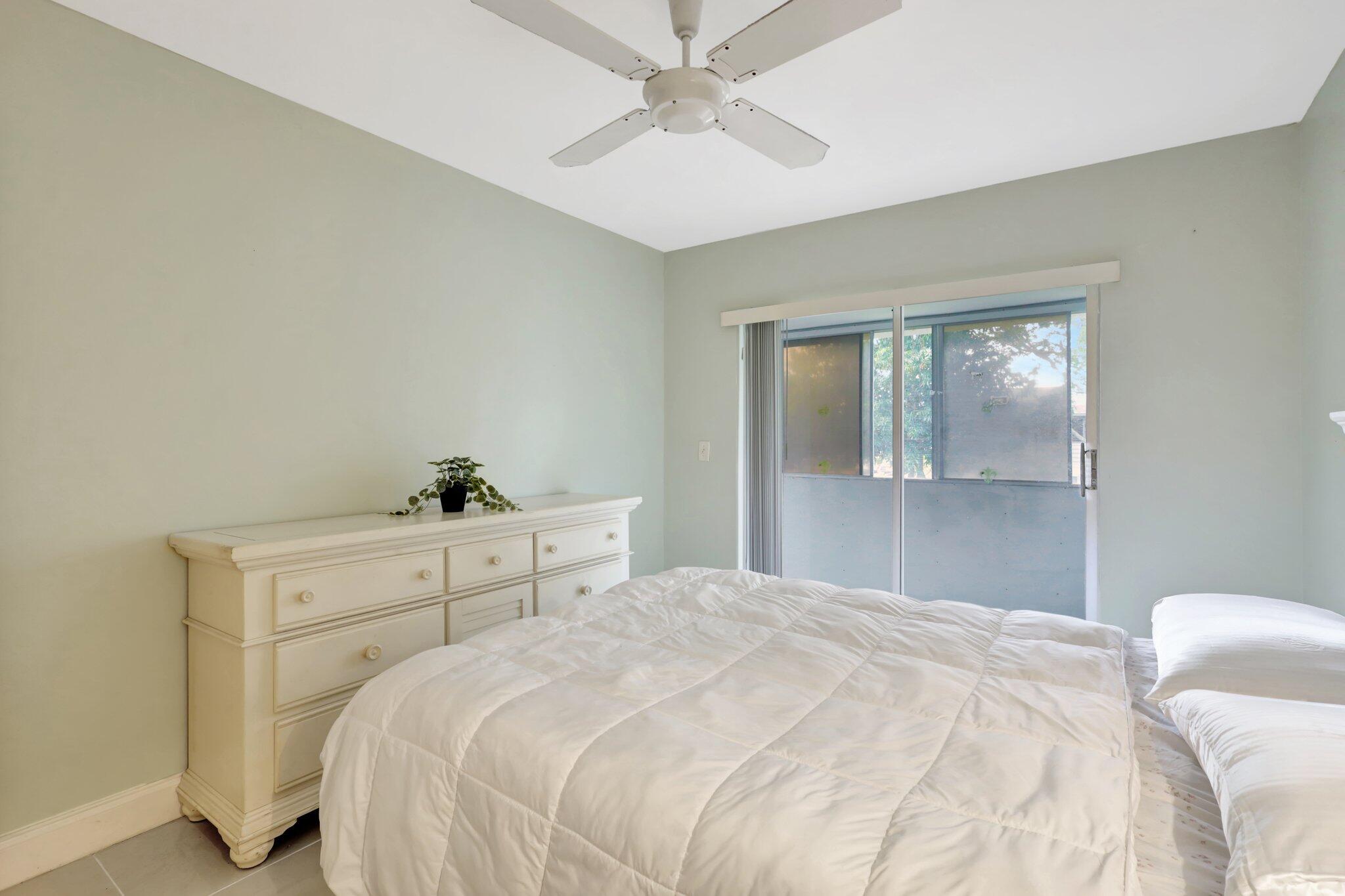 222 Kent M
