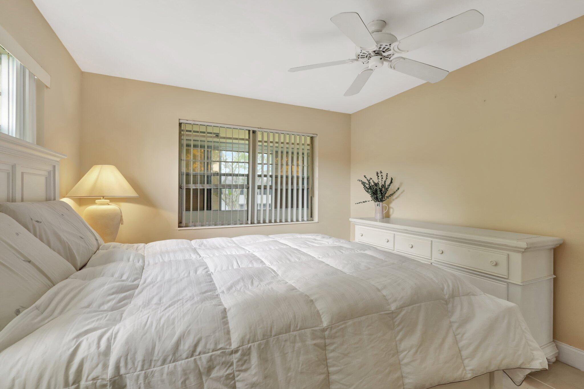 222 Kent M