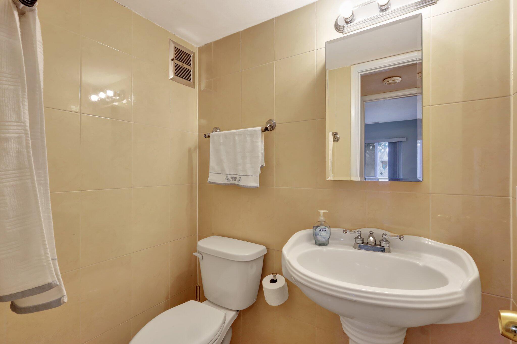 222 Kent M