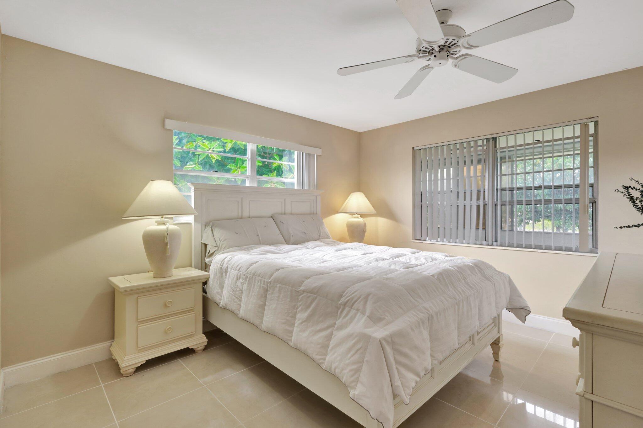 222 Kent M