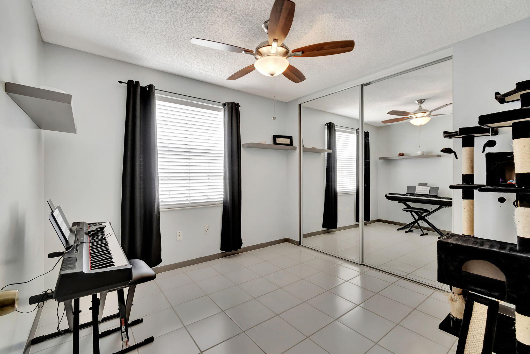 7865 Rockport Circle